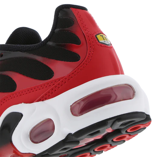 Nike air max plus womens red and clearance black