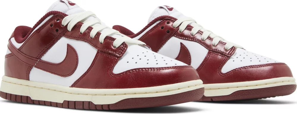 Nike Dunk Low W "Vintage Team Red"